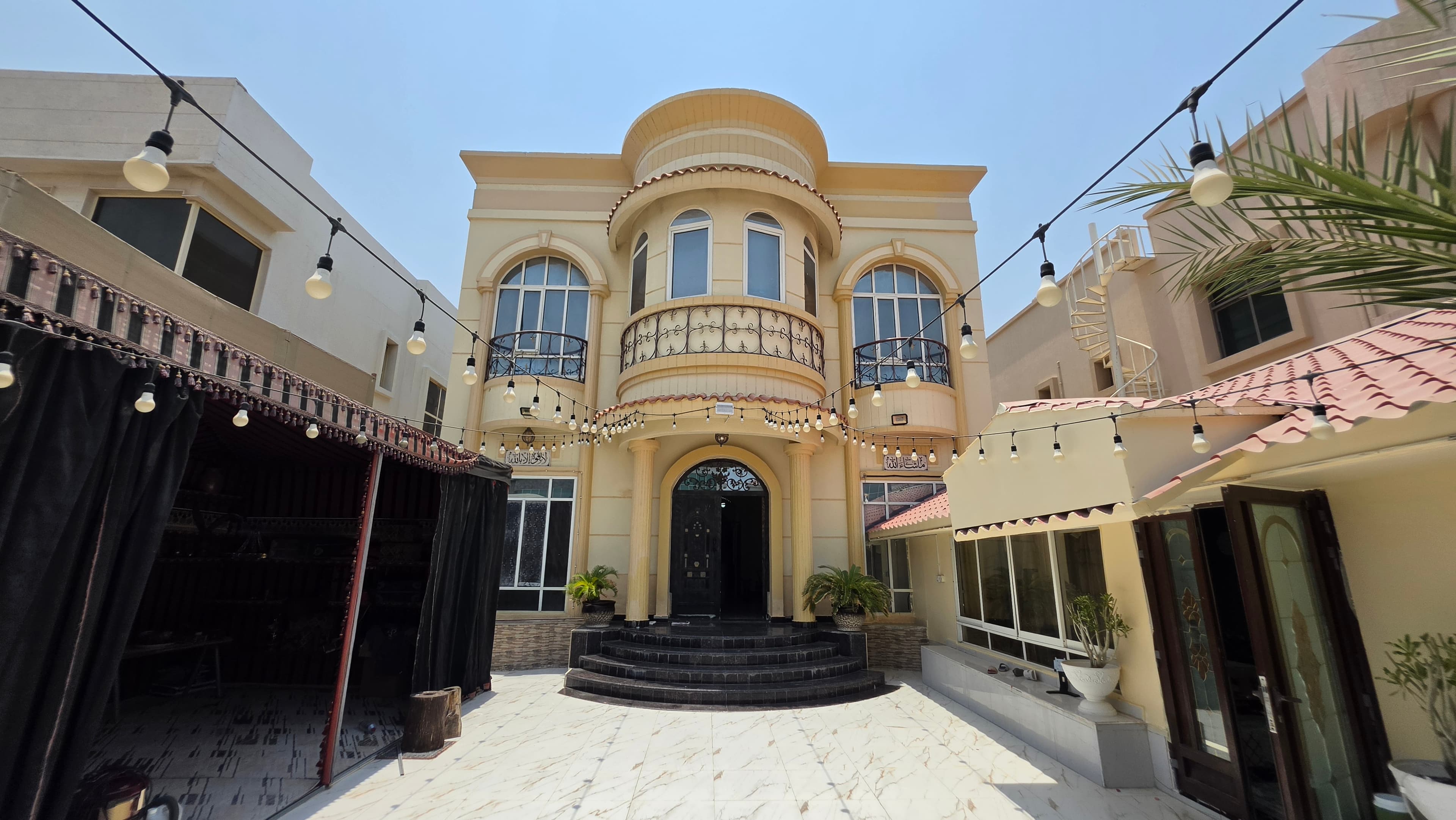 للايجار فيلا بعجمان