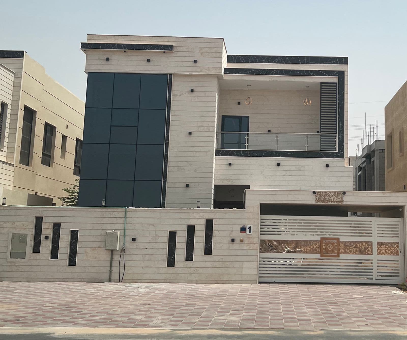 فيلا راقية وحديثة بمواصفات مميزة