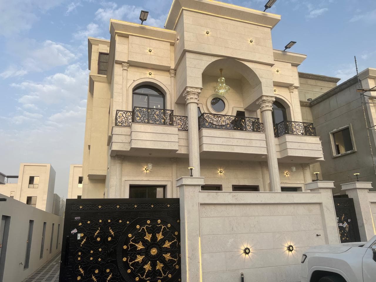 🏡 فيلا مميزة للبيع| تصميم راقٍ ومساحات رحبة